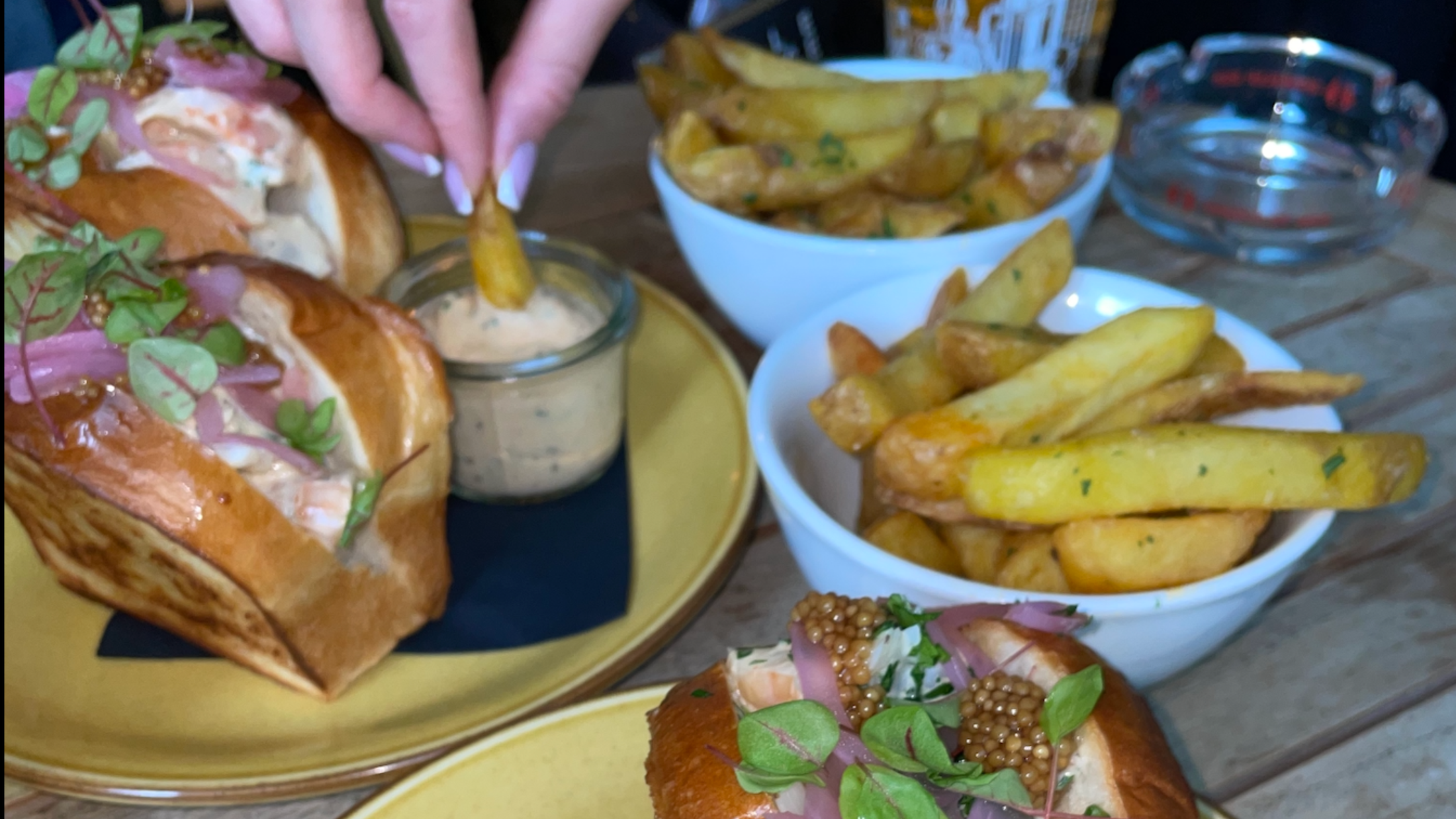 Lobster Roll by ALPINEUM klein